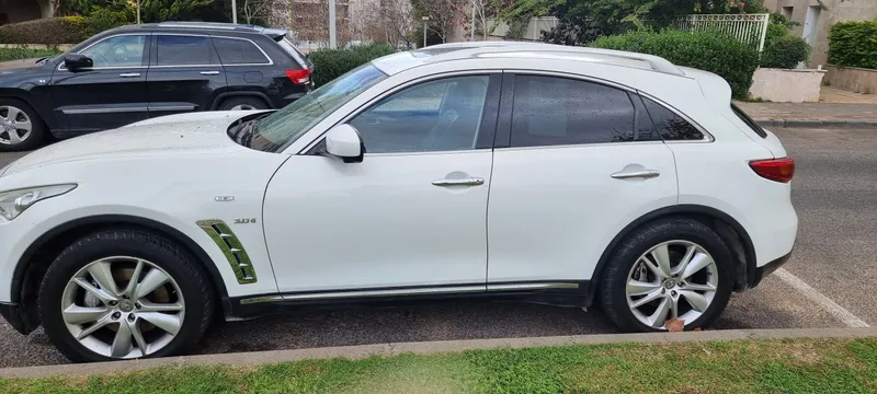 Infiniti QX70 2nd hand, 2016, private hand