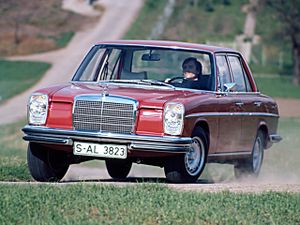 Mercedes-Benz W114 1968. Carrosserie, extérieur. Berline, 1 génération