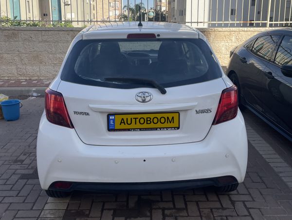 Toyota Yaris с пробегом, 2015, частная рука