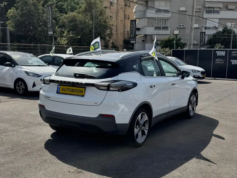 גיאומטרי C יד 2 רכב, 2022, פרטי