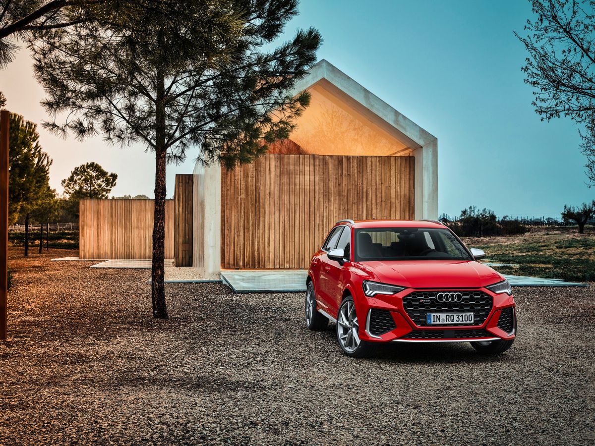 אאודי RS Q3 2019. מרכב, צורה. רכב שטח 5 דלתות, 2 דור