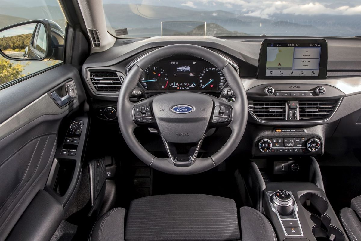 Ford Focus 2018. Tableau de bord. Hatchback 5-portes, 4 génération