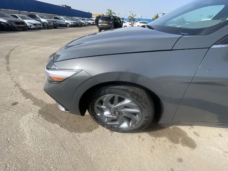 Hyundai Elantra new car, 2024