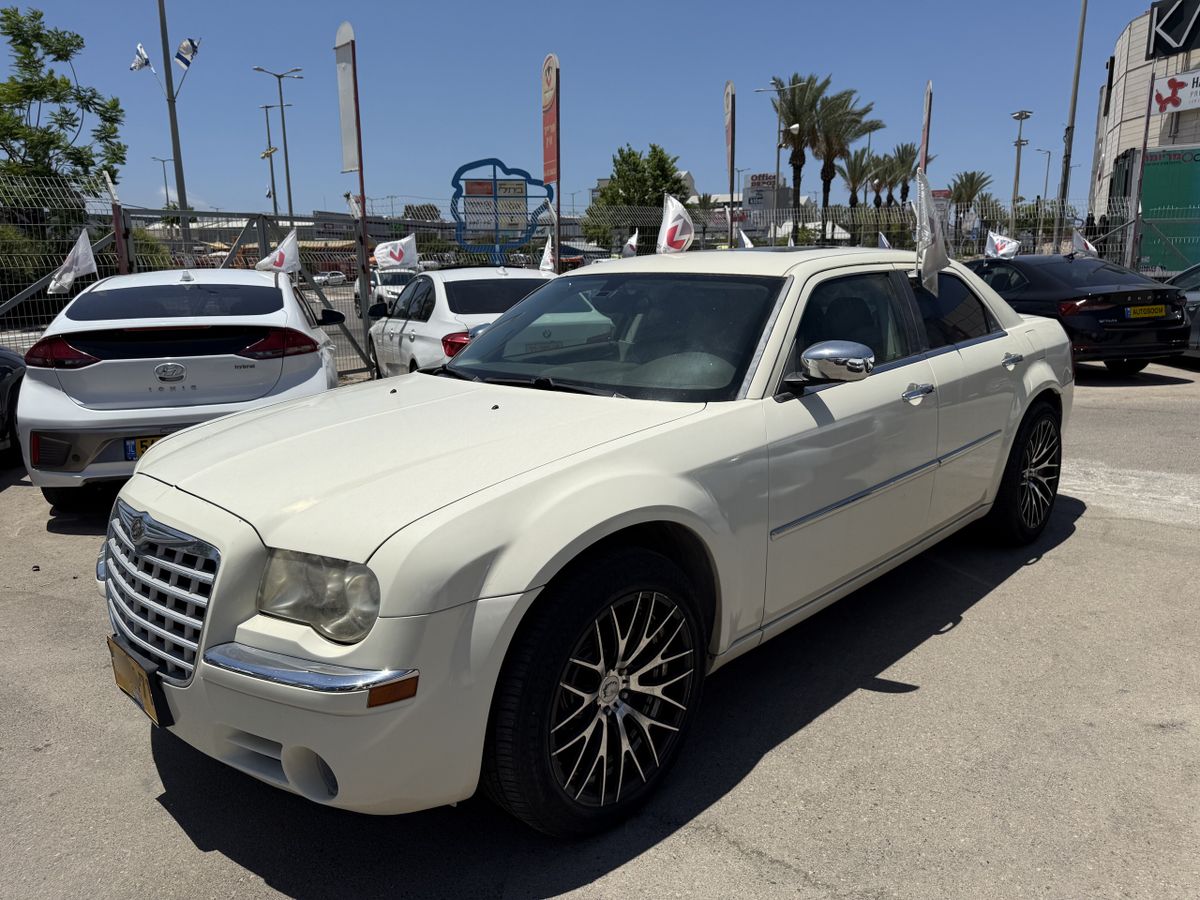 Chrysler 300C с пробегом, 2009