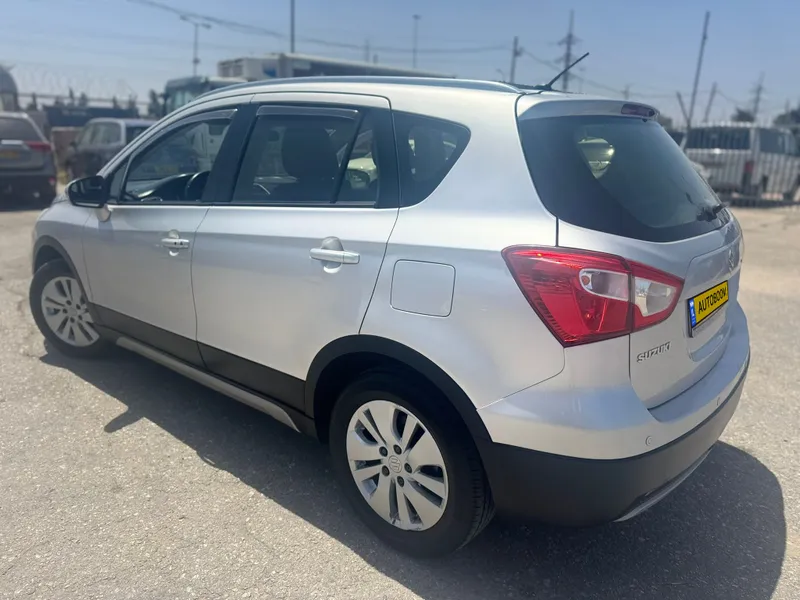 Suzuki SX4 2ème main, 2013, main privée