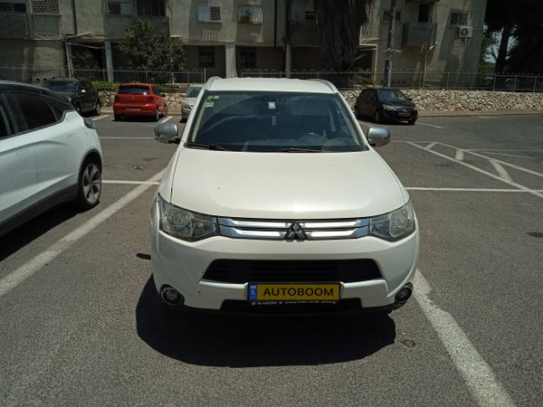 מיצובישי אאוטלנדר יד 2 רכב, 2015, פרטי