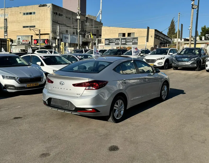 Hyundai Elantra 2ème main, 2021