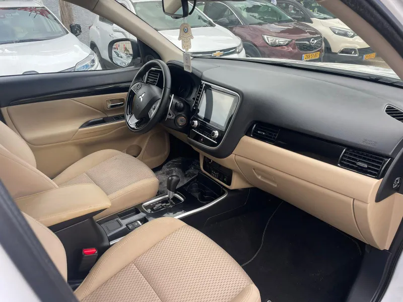 Mitsubishi Outlander 2nd hand, 2021, private hand