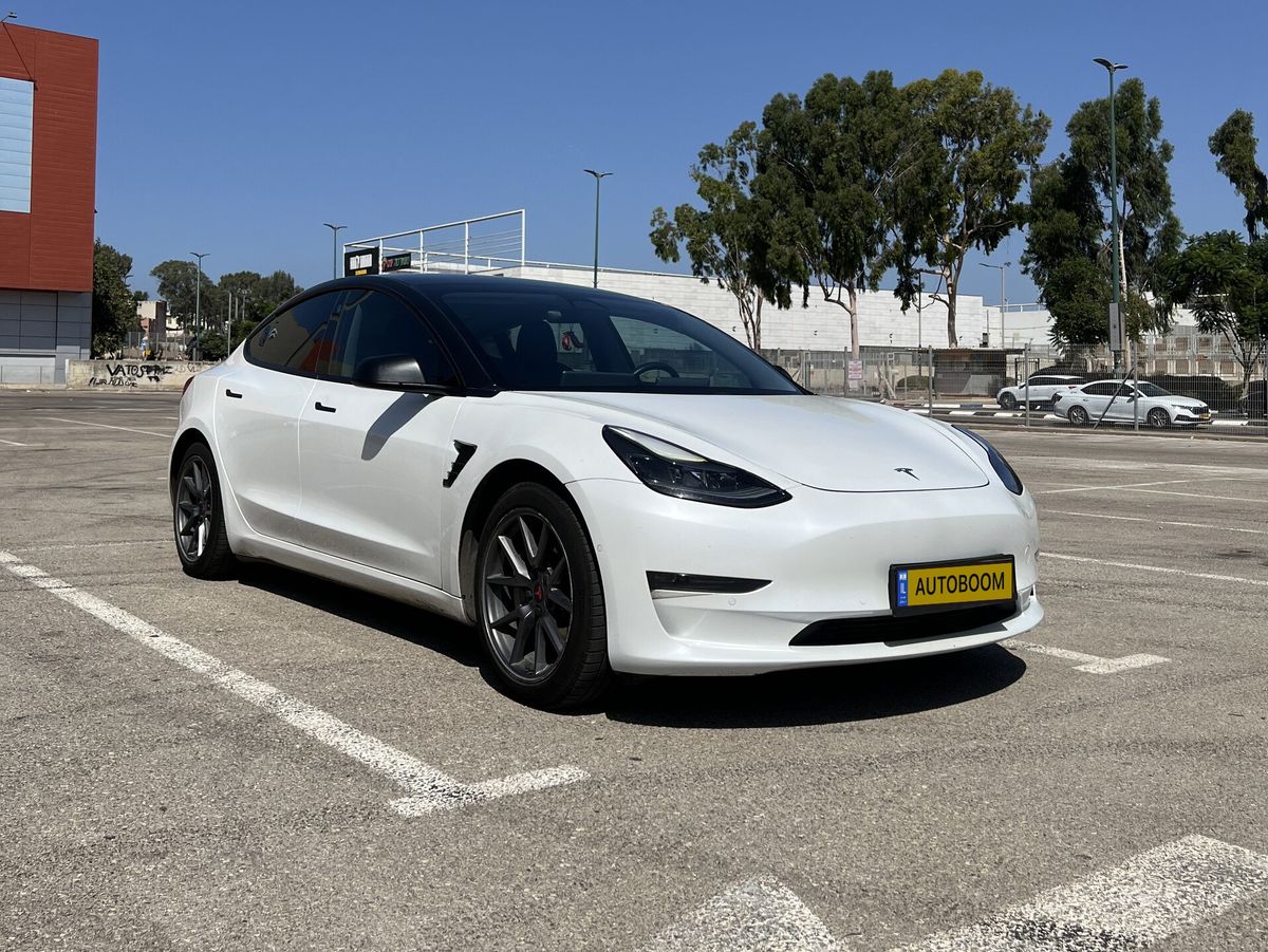 Tesla Model 3 2nd hand, 2021, private