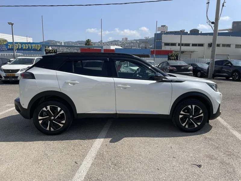 Peugeot 2008 с пробегом, 2021