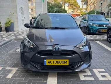 Toyota Yaris 2nd hand, 2021