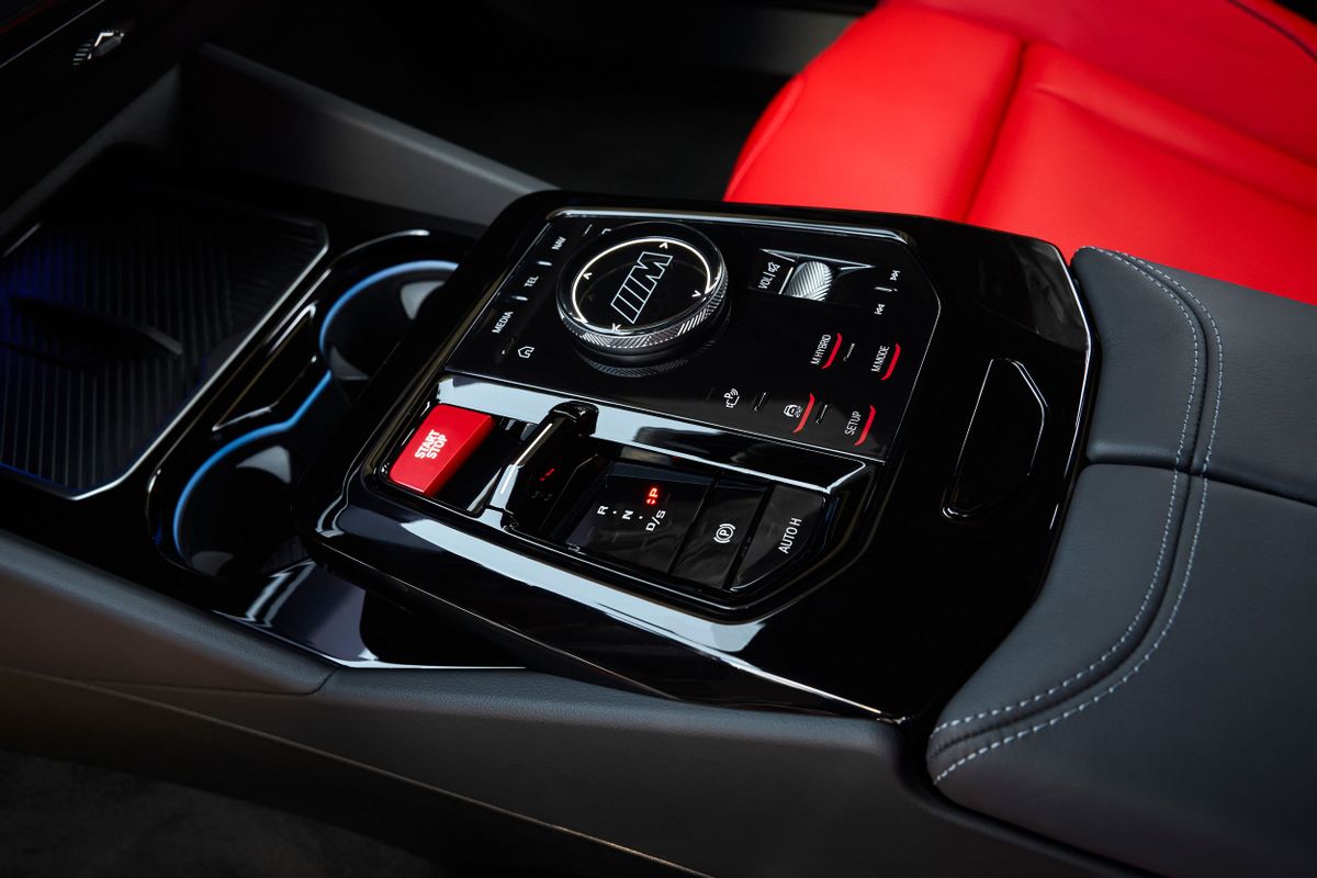 BMW M5 2024. Центральная консоль. Универсал 5 дв., 7 поколение