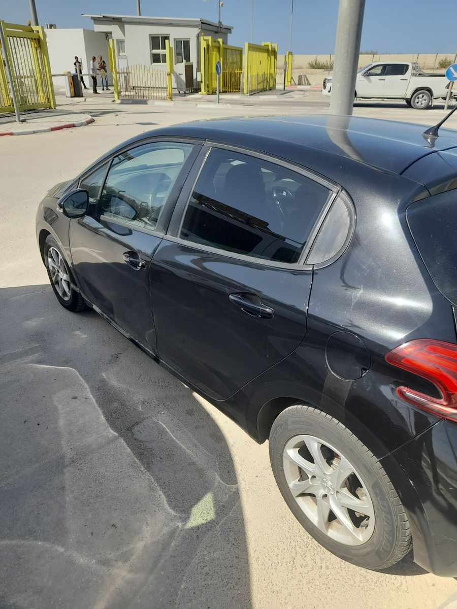 Peugeot 208 2nd hand, 2016, private hand