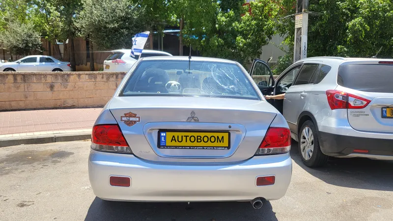 מיצובישי לנסר יד 2 רכב, 2007, פרטי