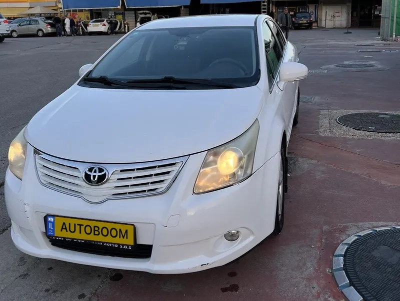 Toyota Avensis 2nd hand, 2011, private hand