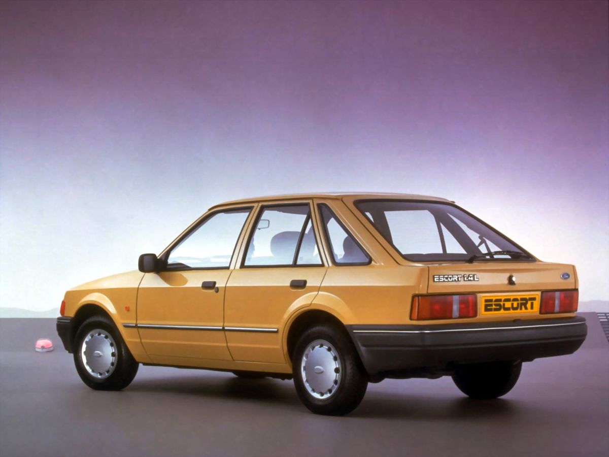 פורד אסקורט ‏1986. מרכב, צורה. מיני 5 דלתות, 4 דור