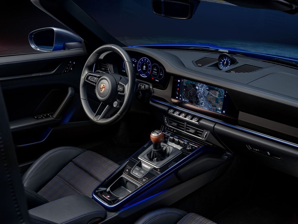 Porsche 911 2024. Передние сидения. Кабриолет, 8 поколение, рестайлинг 1