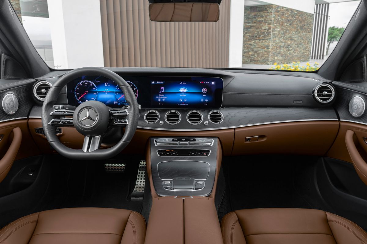 Mercedes E-Class 2020. Siéges avants. Berline, 5 génération, restyling