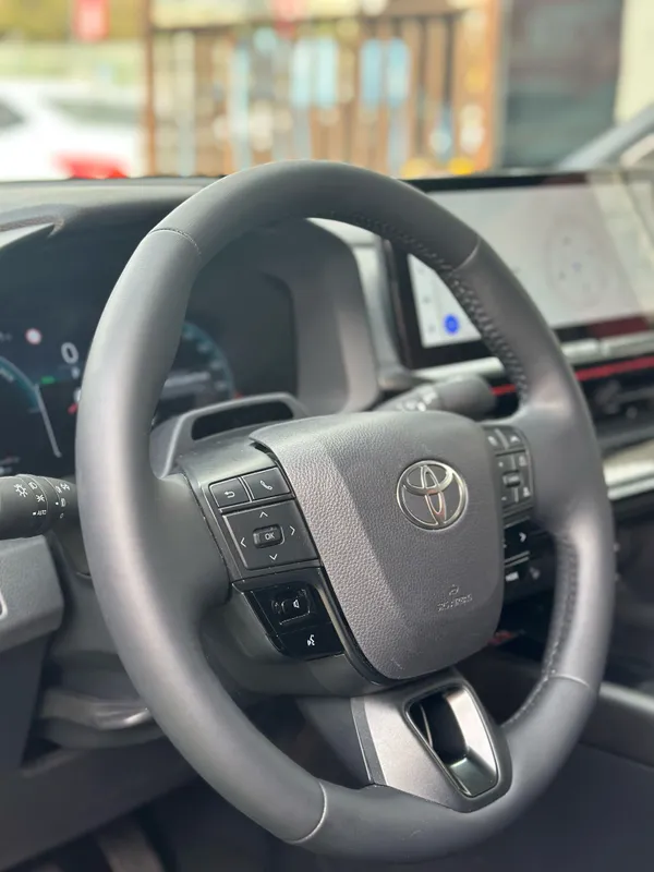 Toyota C-HR с пробегом, 2024, частная рука
