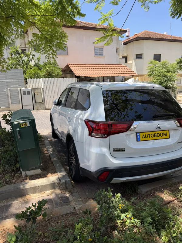 מיצובישי אאוטלנדר יד 2 רכב, 2018, פרטי