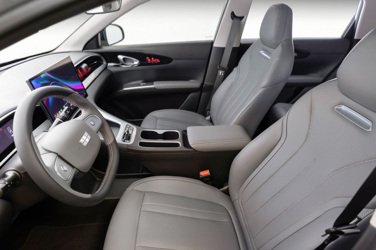 Geely. Передние сидения.