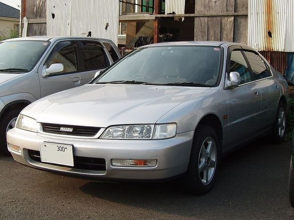 Isuzu Aska 1994. Carrosserie, extérieur. Berline, 3 génération