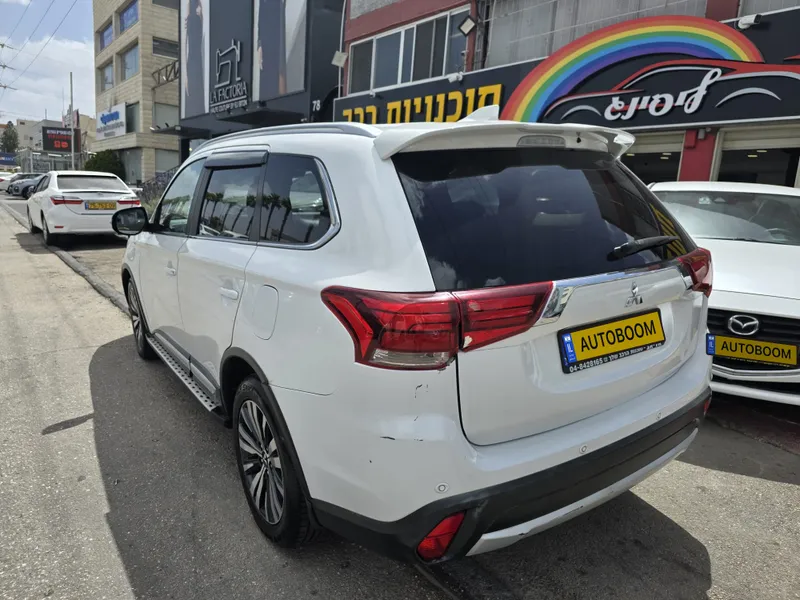 מיצובישי אאוטלנדר יד 2 רכב, 2019, פרטי