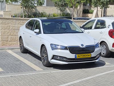 Skoda Superb с пробегом, 2023, частная рука