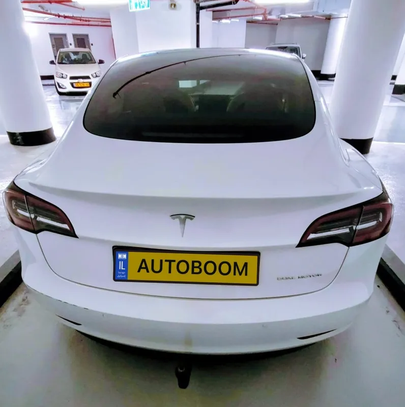 Tesla Model 3 2nd hand, 2021, private