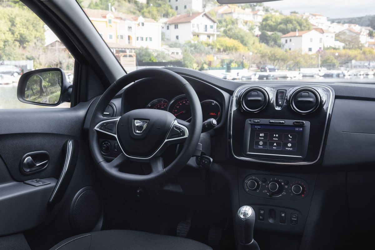 Dacia Logan MCV 2016. Steering wheel. Estate 5-door, 2 generation, restyling