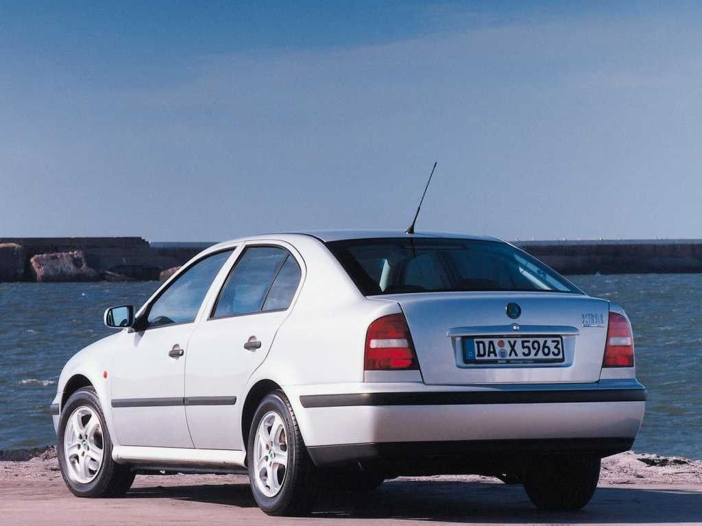Škoda Octavia 1996. Carrosserie, extérieur. Liftback, 1 génération