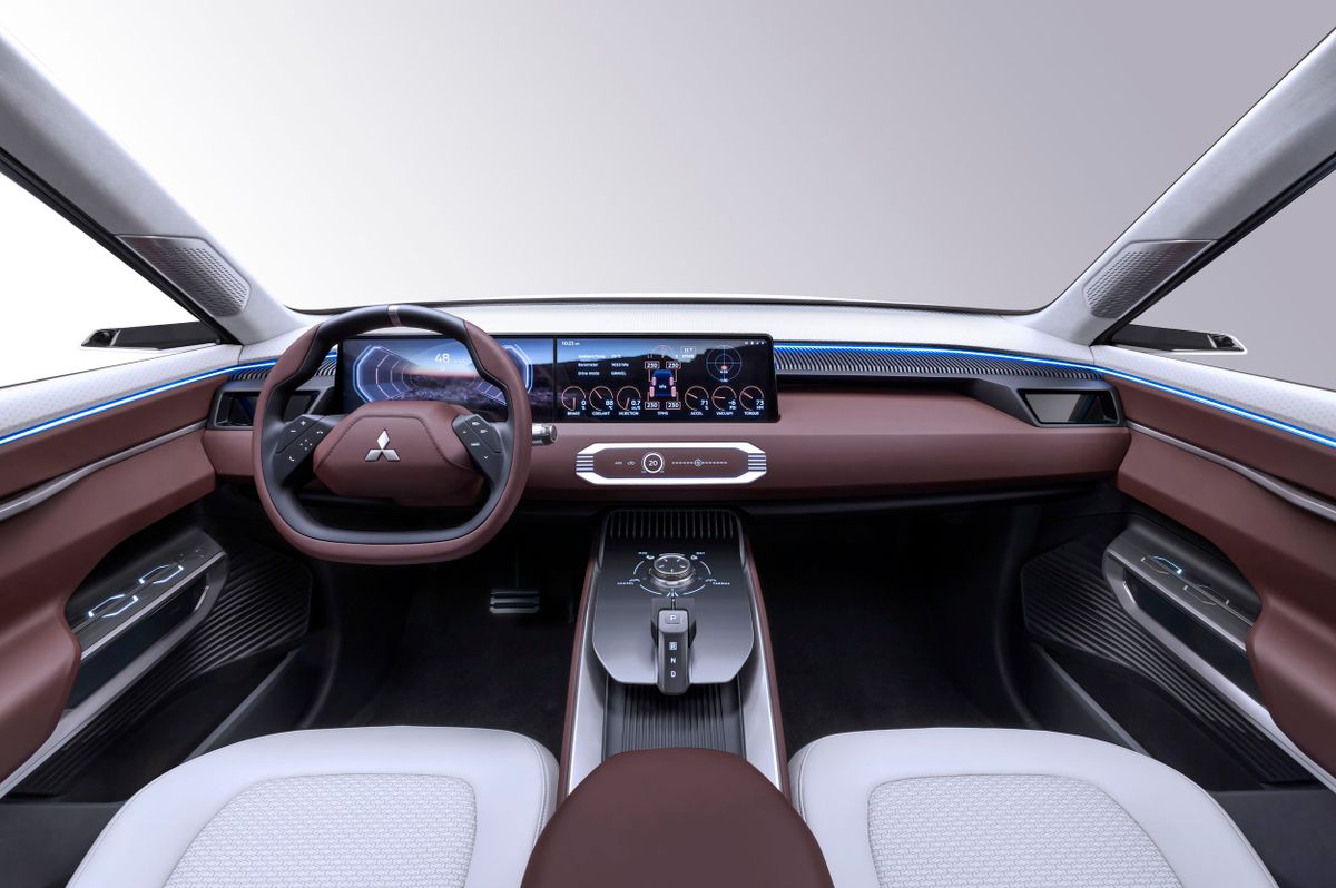 Mitsubishi. Передние сидения.