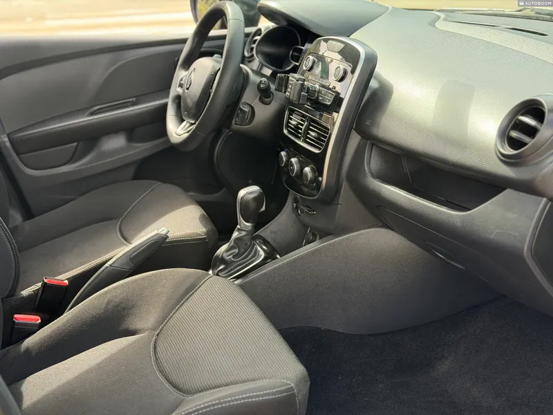 Renault Clio 2nd hand, 2017, private