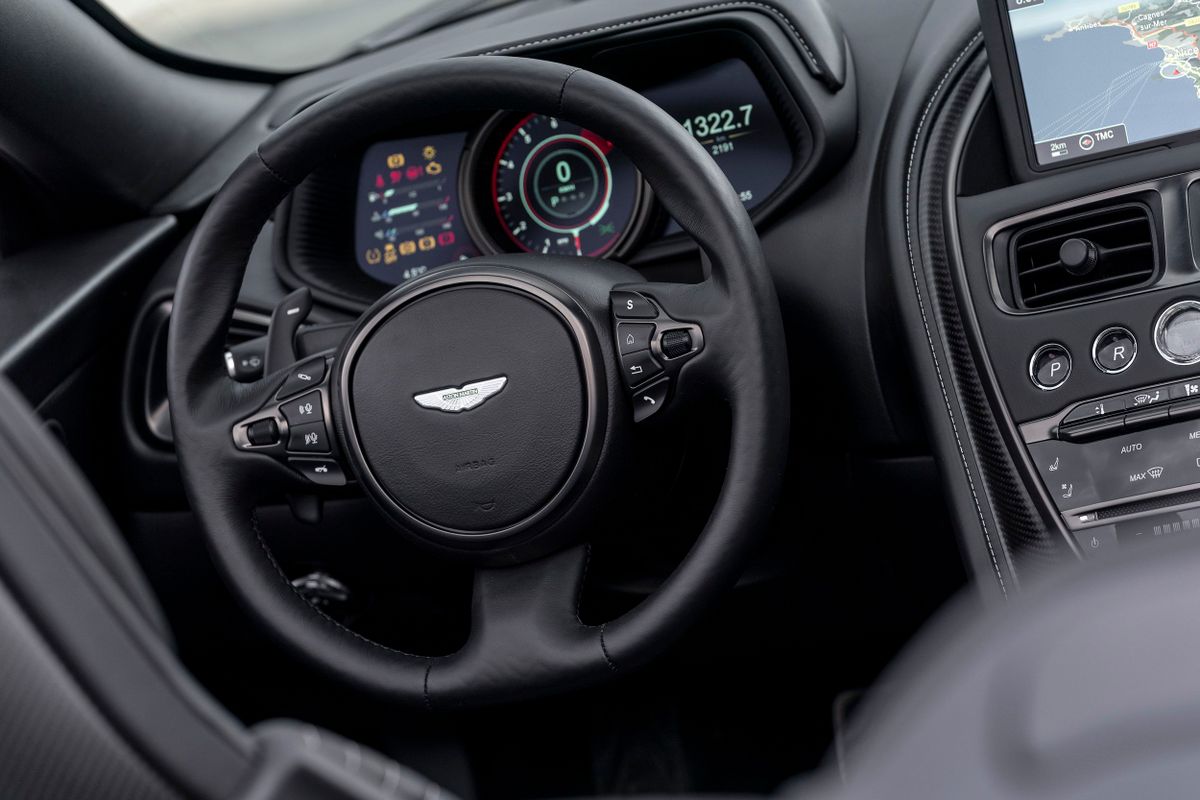 Aston Martin DB11 2017. Dashboard. Cabrio, 1 generation