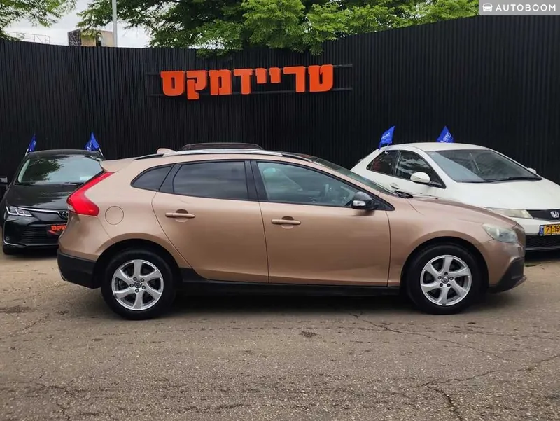 וולוו V40 יד 2 רכב, 2014