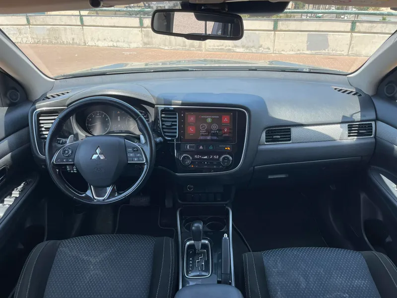 מיצובישי אאוטלנדר יד 2 רכב, 2018, פרטי