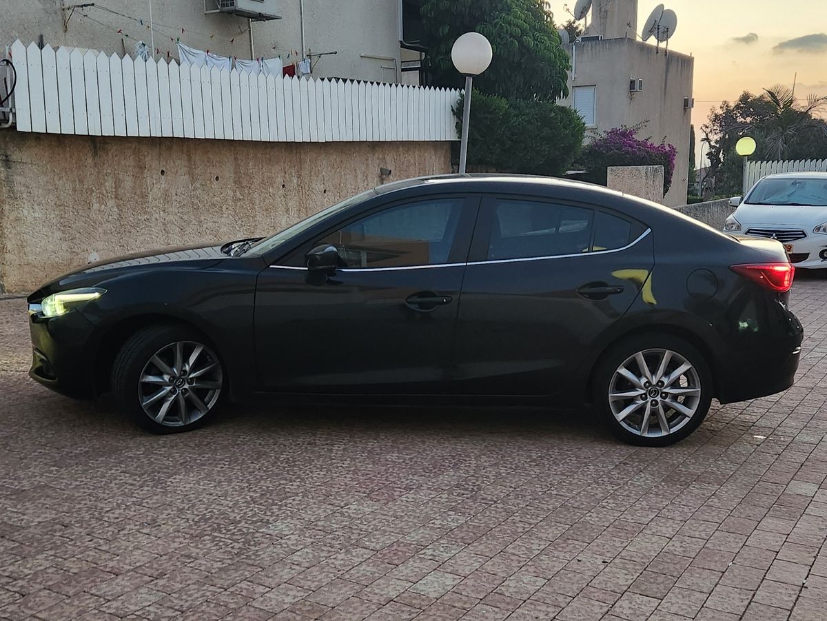 Mazda 3 2nd hand, 2018, private hand