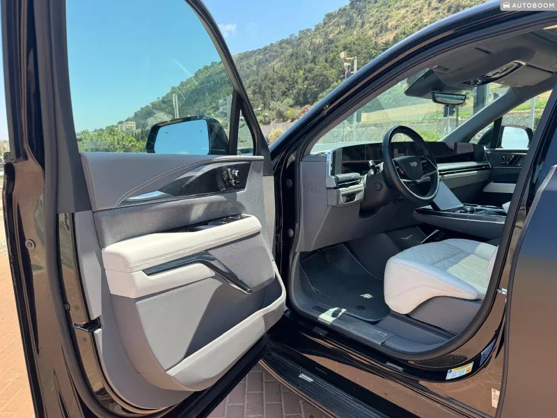 Cadillac Escalade IQ 2nd hand, 2025, private