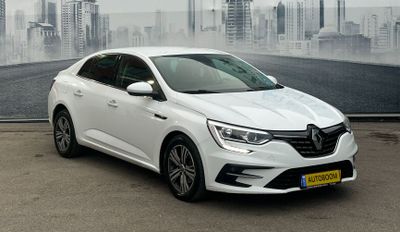 Renault Megane, 2023, photo
