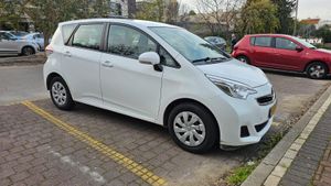 Toyota Space Verso, 2015, photo