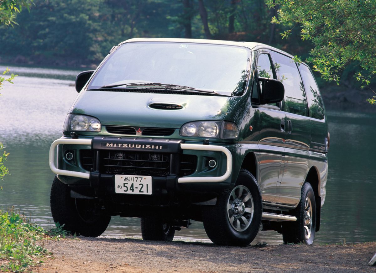 מיצובישי דאליקה ‏1997. מרכב, צורה. מיניוואן, 4 דור, שדרוג
