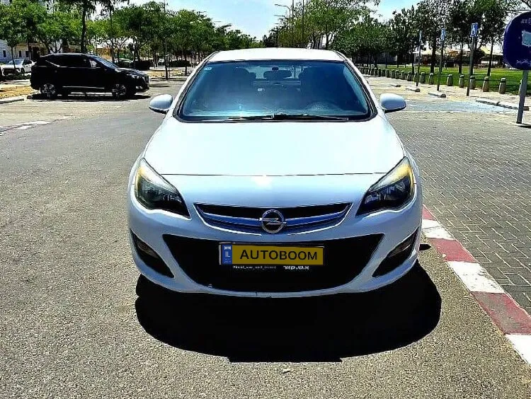 Opel Astra с пробегом, 2016