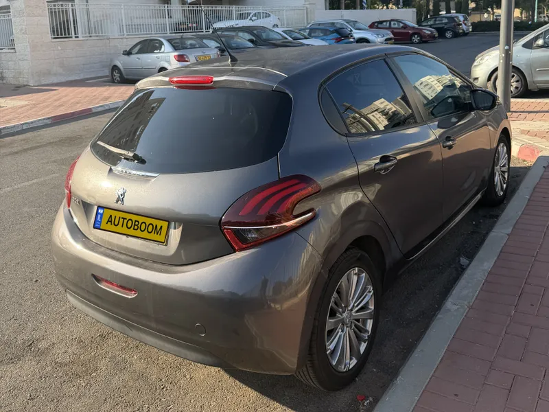 Peugeot 208 2nd hand, 2019, private