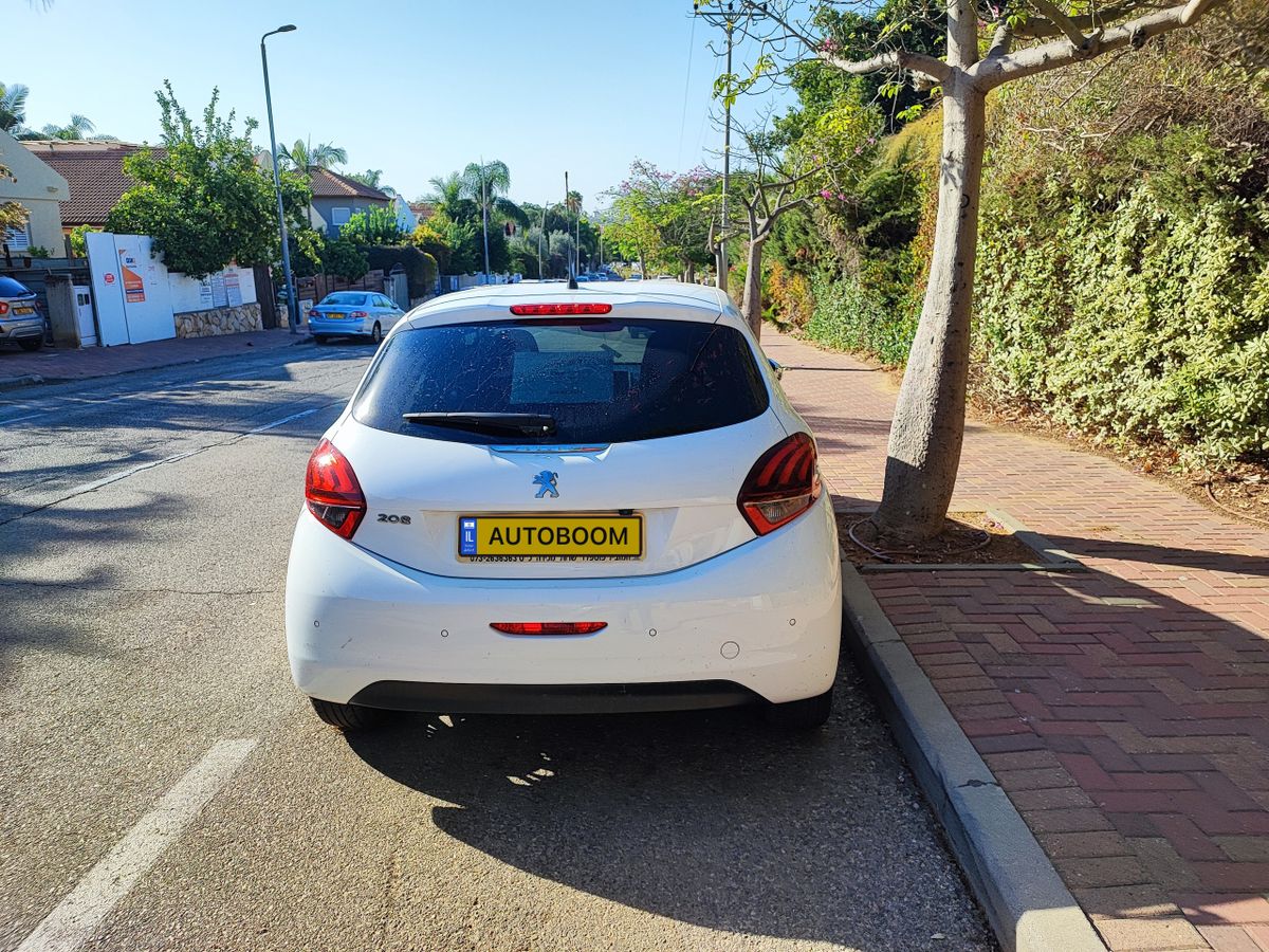 Peugeot 208 2nd hand, 2018, private hand