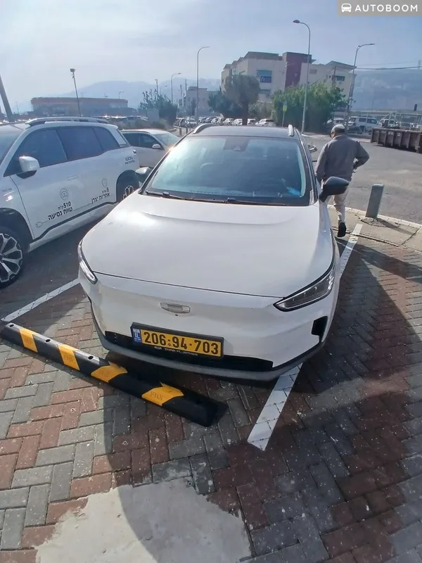 גיאומטרי C יד 2 רכב, 2022, פרטי