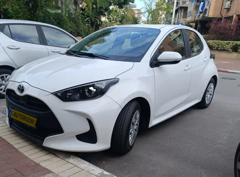 Toyota Yaris 2nd hand, 2022, private