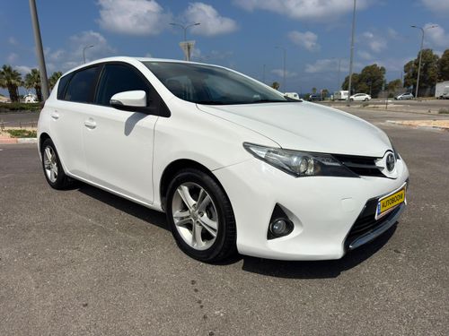 Toyota Auris, 2013, photo