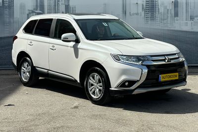 Mitsubishi Outlander, 2016, photo