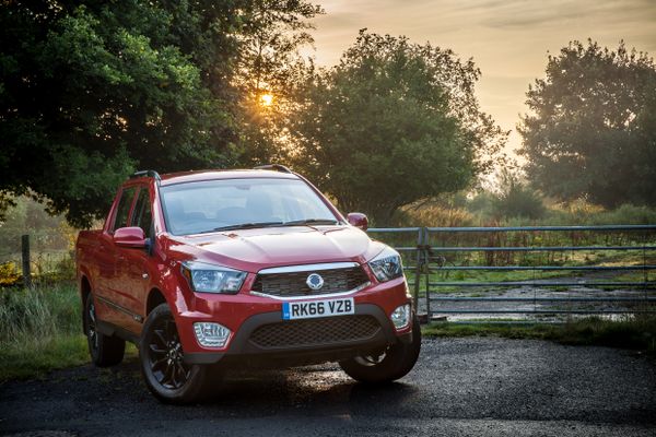 SsangYong Actyon Sports 2012. Carrosserie, extérieur. 2 pick-up, 2 génération