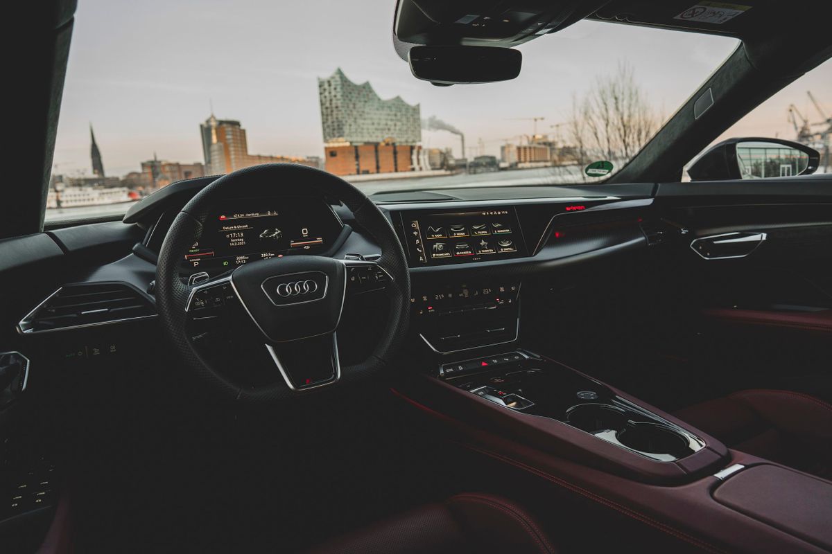Audi RS e-tron GT 2021. Dashboard. Sedan, 1 generation